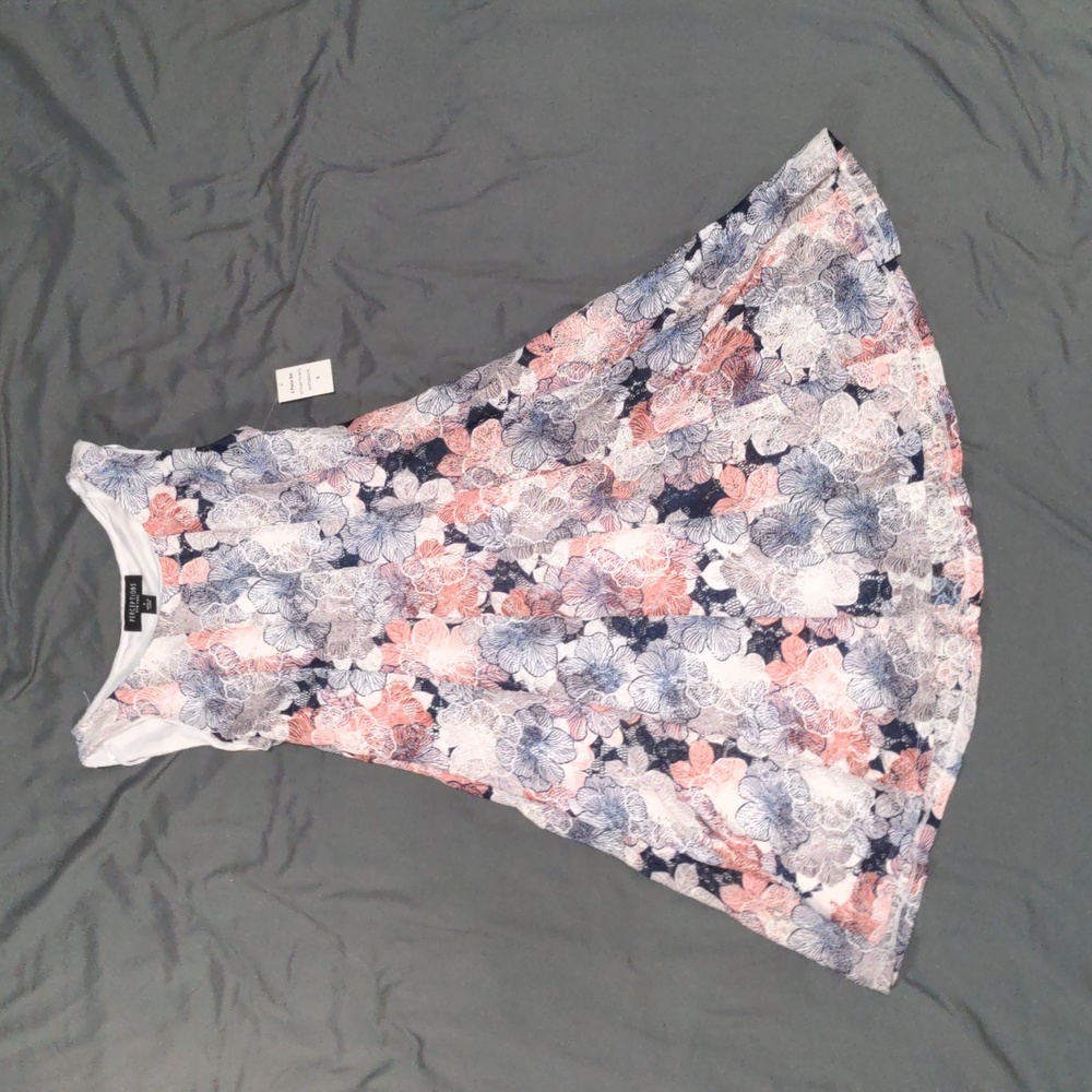NWT, Perceptions of New York - White Dress with Mauve and Blue Flowers
